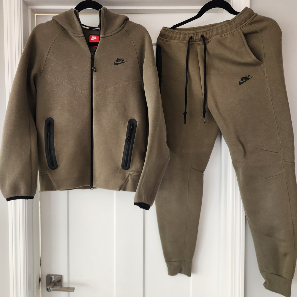Nike Olive Green Zip Hoodie & Jogger Set
